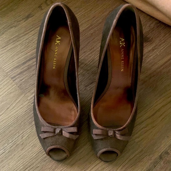 Anne Klein Woman’s Open Toe High Heel Metallic Brown 6.5M EUC - Picture 3 of 6